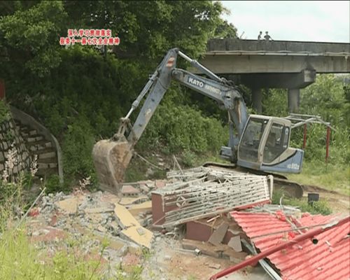揭西某鎮(zhèn)依法強制拆除3處河湖違規(guī)建筑，堅決守護水域生態(tài)環(huán)境